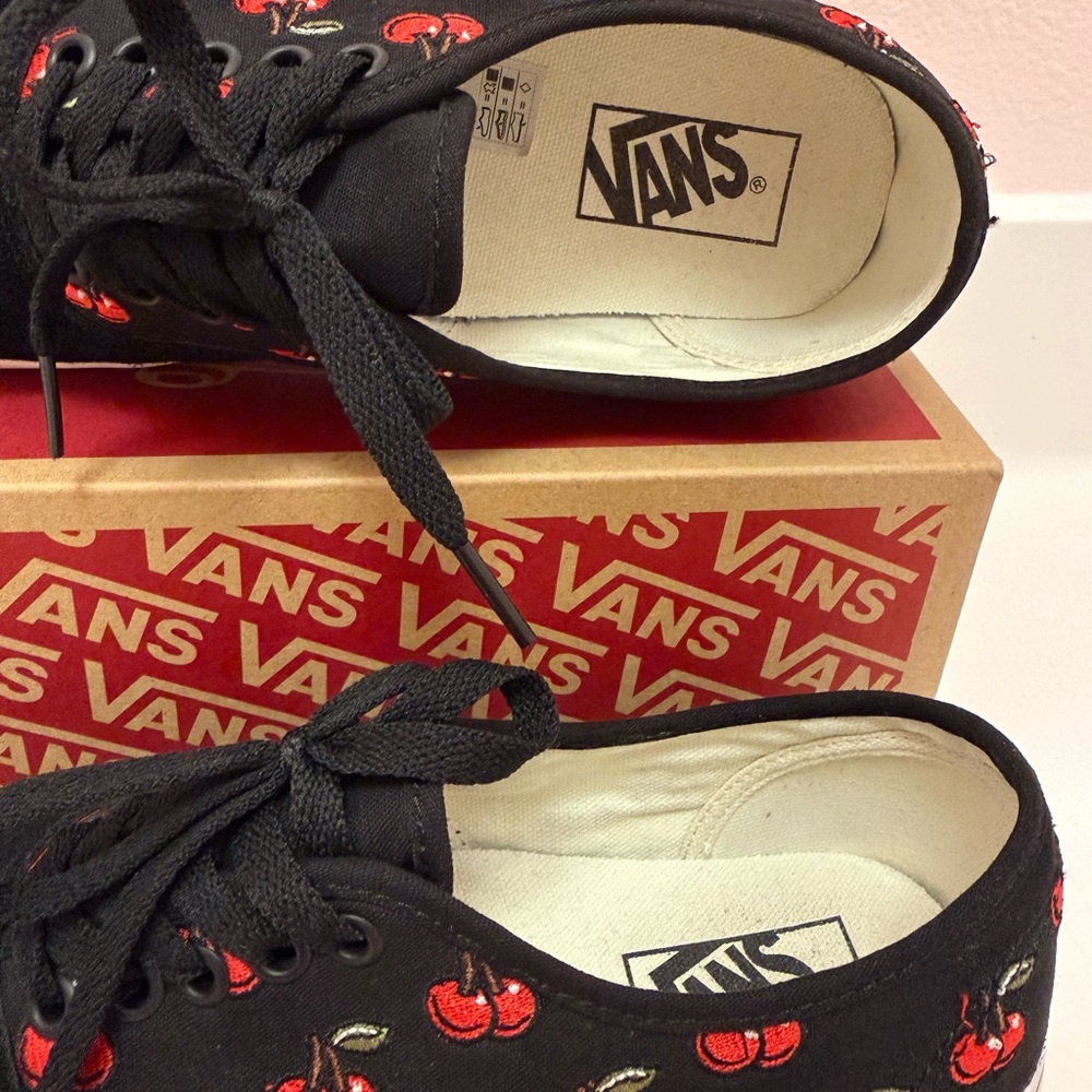 Vans Authentic Cherry Embroidered - Picture 2 of 4